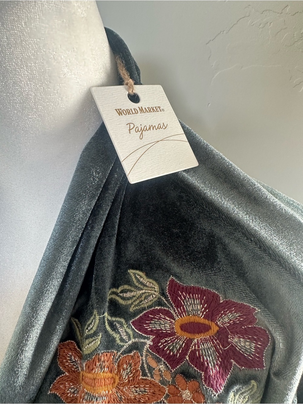 NEW- World Market- Women's Velvet Floral Embroidered Robe - Picture 3 of 8